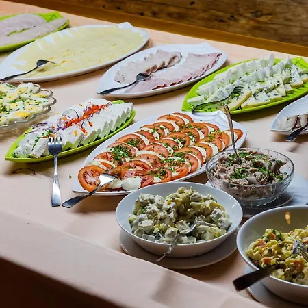 Hotel Marysin Dwor 2*