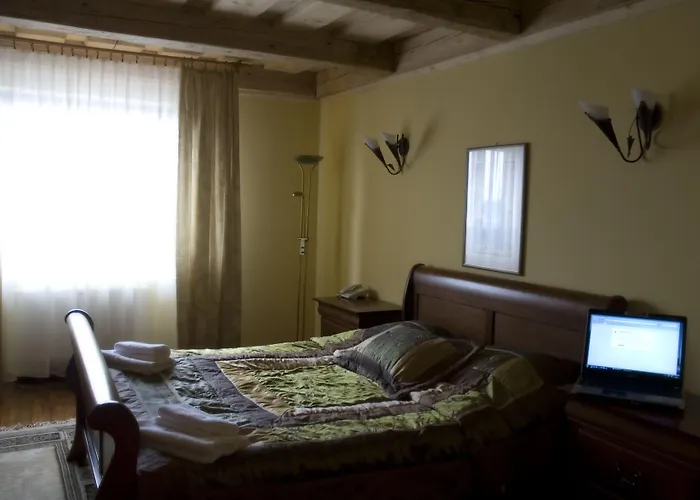 Hotel Marysin Dwor 2*